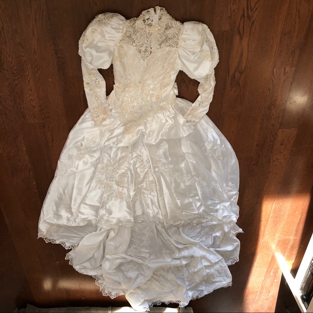 Vintage Wedding Dress - Picture 4 of 8